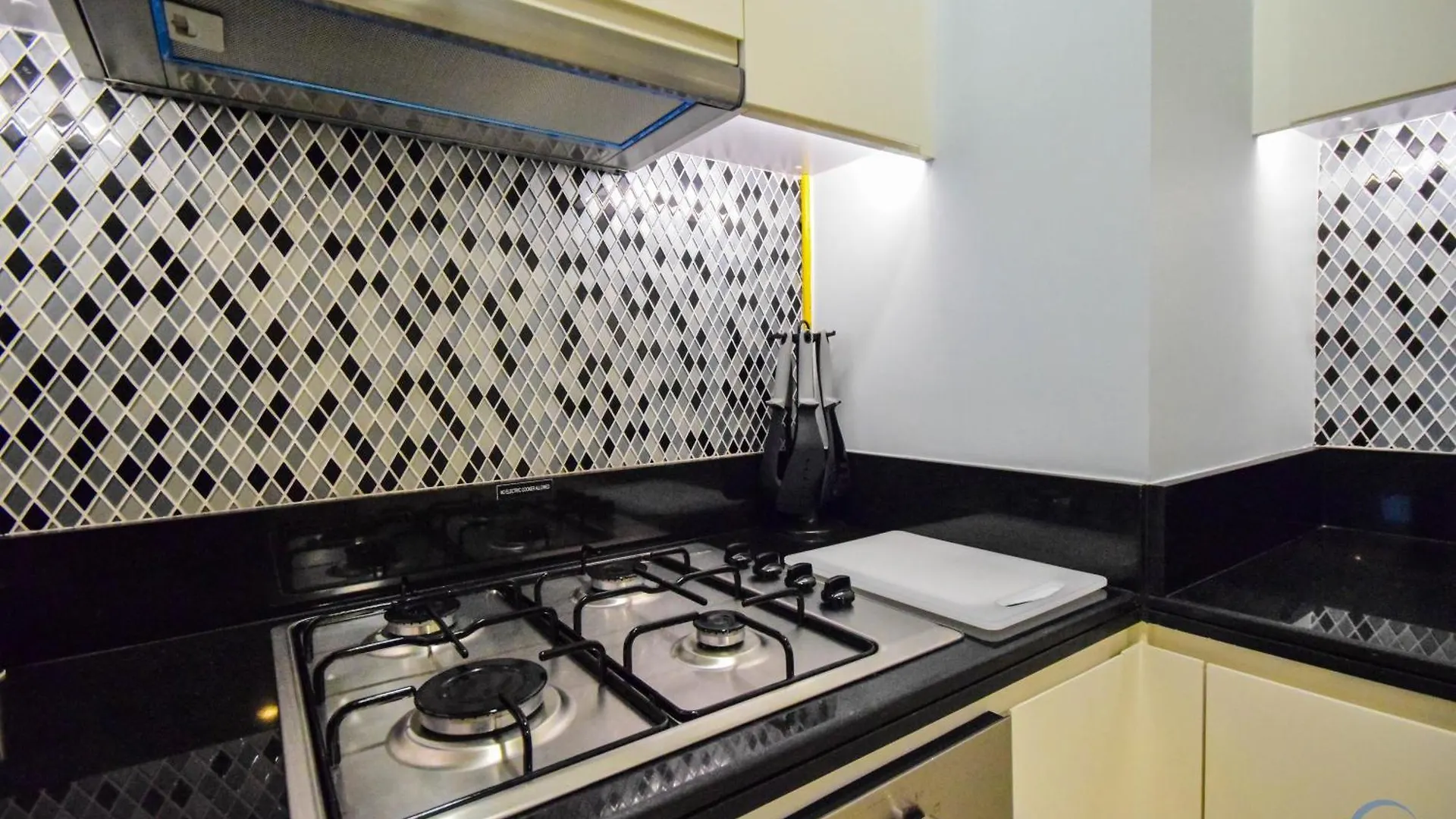 Ferienwohnung Paramount Midtown: 5-Star 2-Bed Dubai Apartment