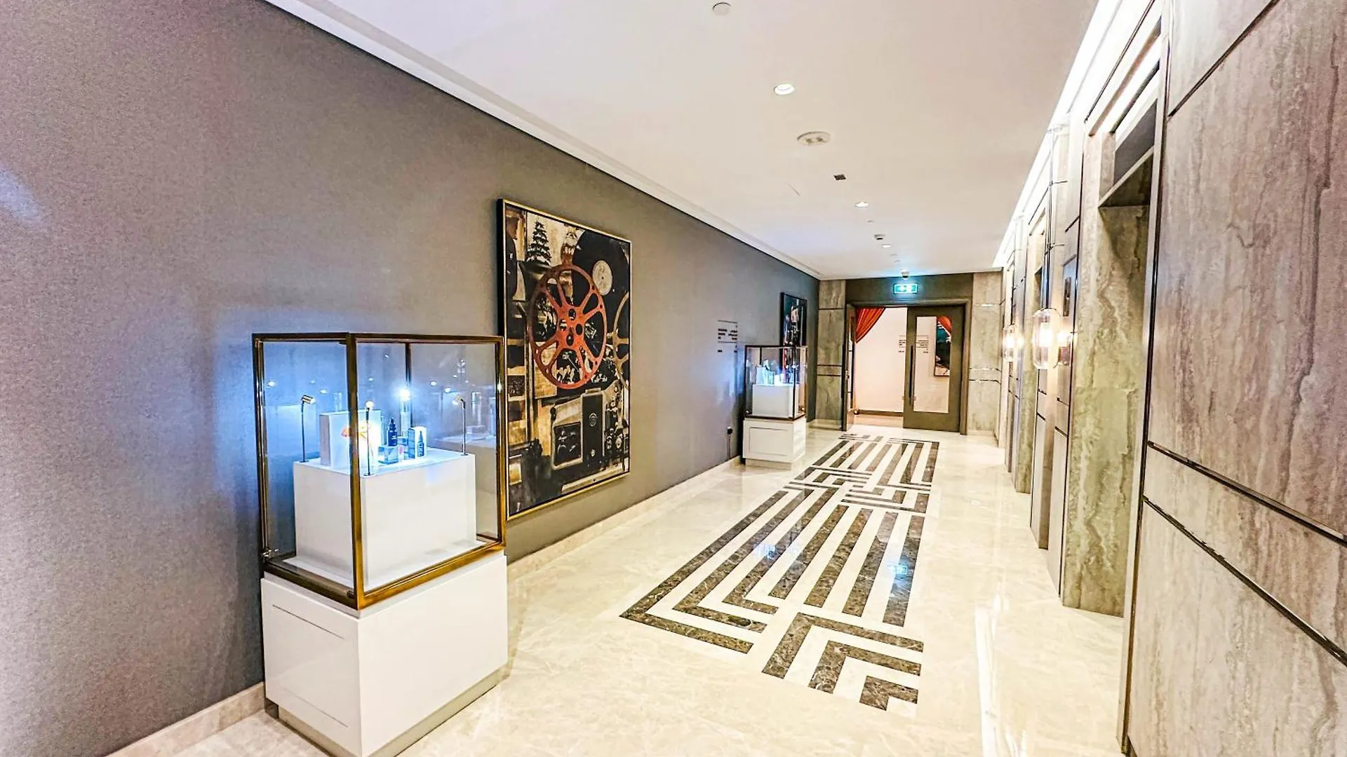 Ferienwohnung Paramount Midtown: 5-Star 2-Bed Dubai